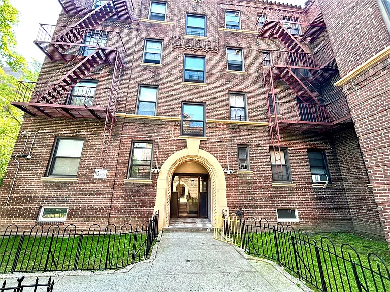6264 Saunders St #3H — Photo 2
