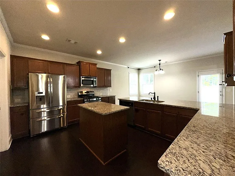1365 Delo Ln — Photo 8