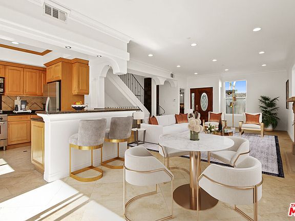 3rd image of 2013 21st St Unit 105
