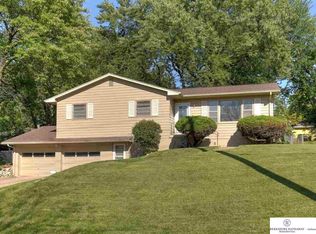 5017 N 56th St, Omaha, NE 68104