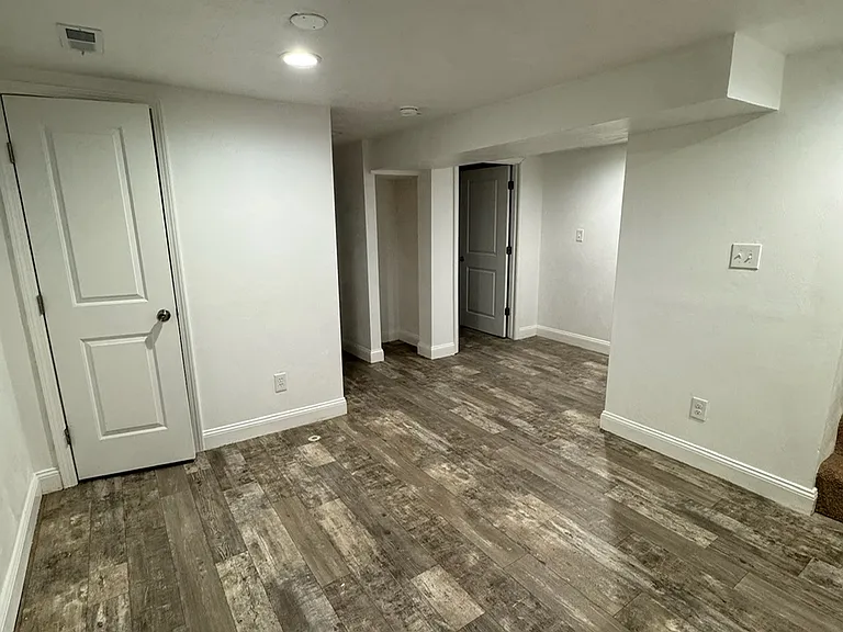 707 Crystal Dr — Photo 32