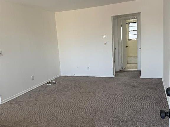 5th image of 206 Riverview Pl APT 9