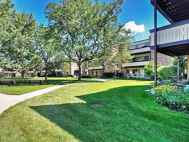 2nd image of 1704 Maple Pl APT 105