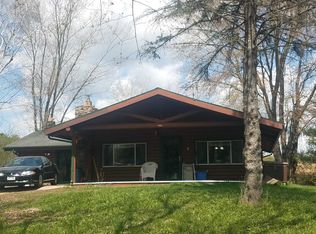 N9326 Pleasant Hill Rd, Iola, WI 54945