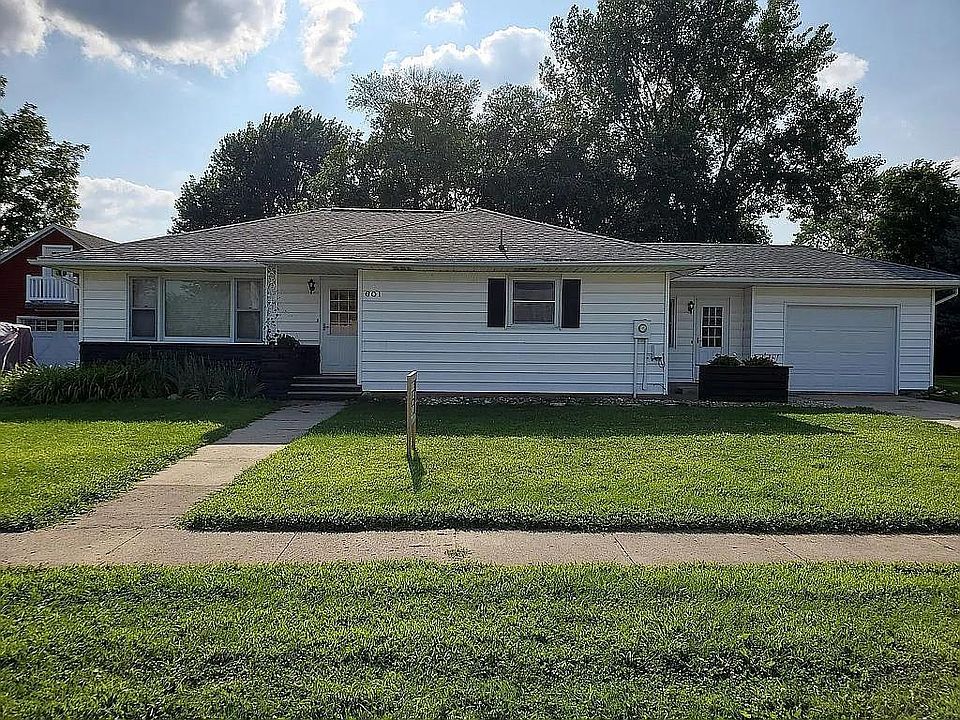 1st image of 601 1st St