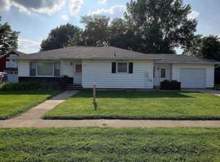 601 1st St, Parkersburg, IA 50665