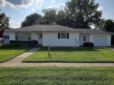 601 1st St, Parkersburg, IA, 50665