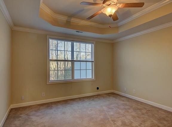 5th image of 217 Hillcrest Dr
