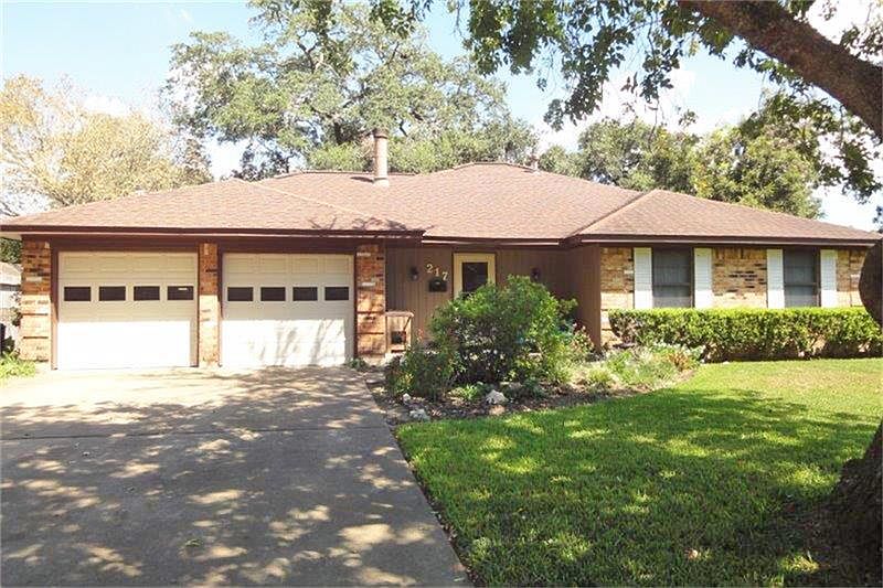 1st image of 217 Wayne Dr