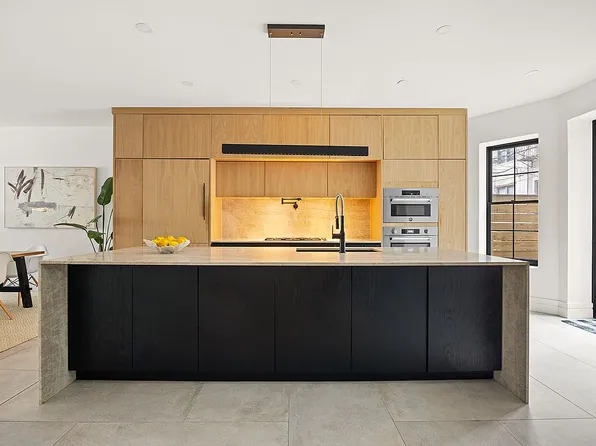 726 Lincoln Pl, Brooklyn, NY 11216