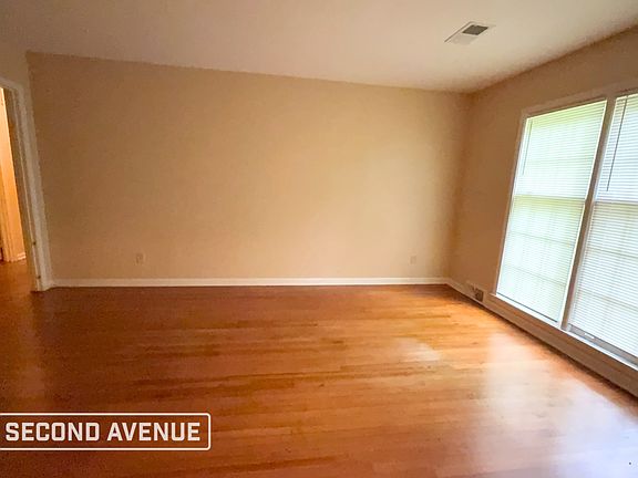 3rd image of 3102 Scotland Rd