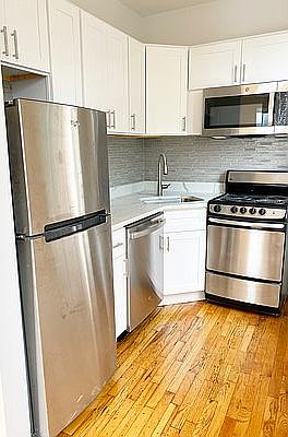 5th image of 59 Christopher St APT 3C