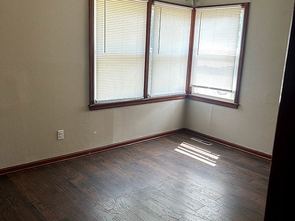 3rd image of 803 N Harding Ave