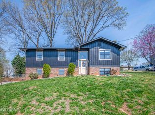 2925 Big Bend Dr, Maryville, TN 37803