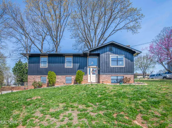 2925 Big Bend Dr, Maryville, TN 37803