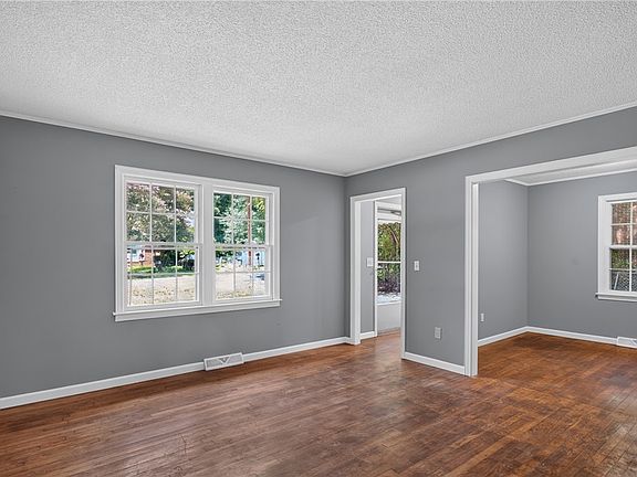 3rd image of 1104 White St