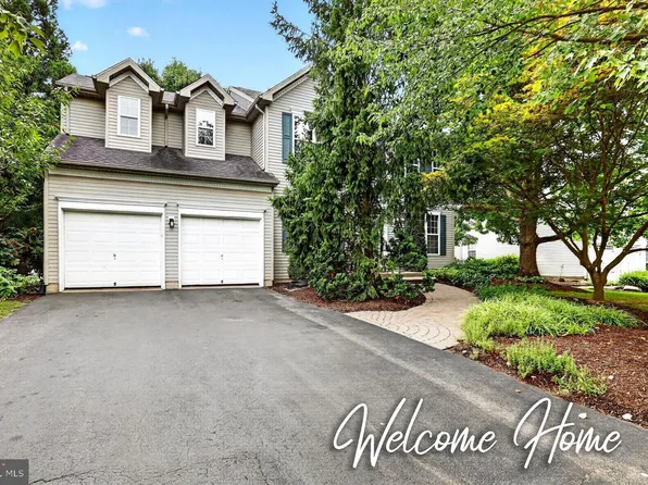 42 Stonehedge Dr, East Windsor, NJ 08520