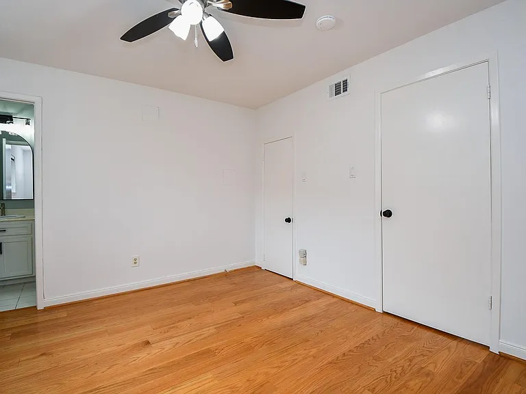 6114 Kirby Dr — Photo 22