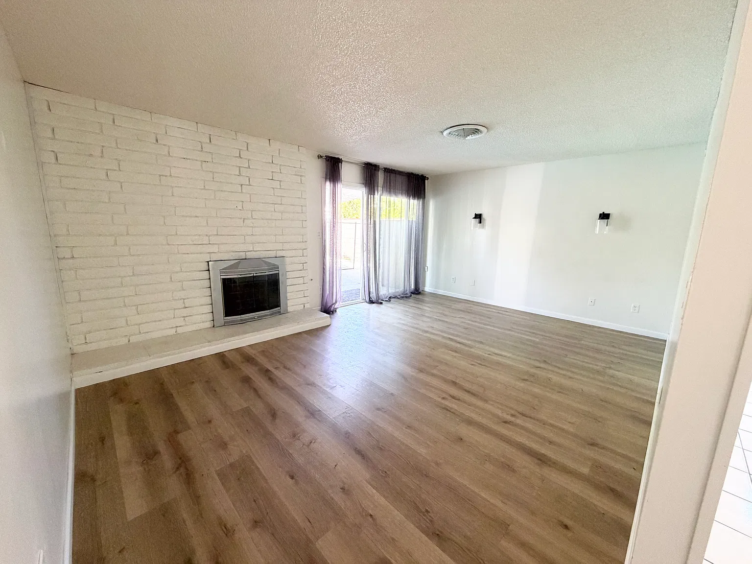 4 bed, 1600 sqft, $3,950 — Photo 4