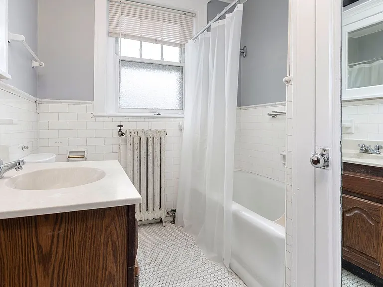 Cavalier Apartments — Photo 45