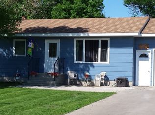 1319 Eastview Dr, Grafton, ND 58237