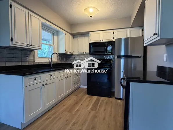 585 Cottage Ave W, Saint Paul, MN 55117