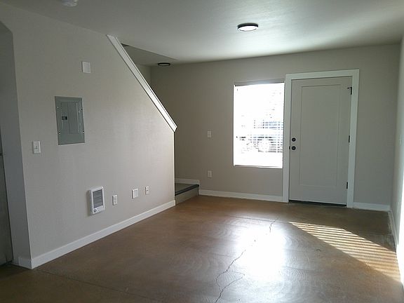 2nd image of 2915 Waverly Dr SE #110