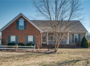 100 Carr Dr, Spring Hill, TN 37174