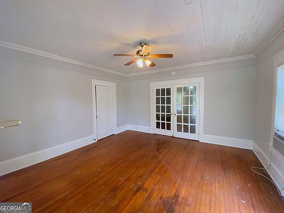 4th image of 319 College St APT A