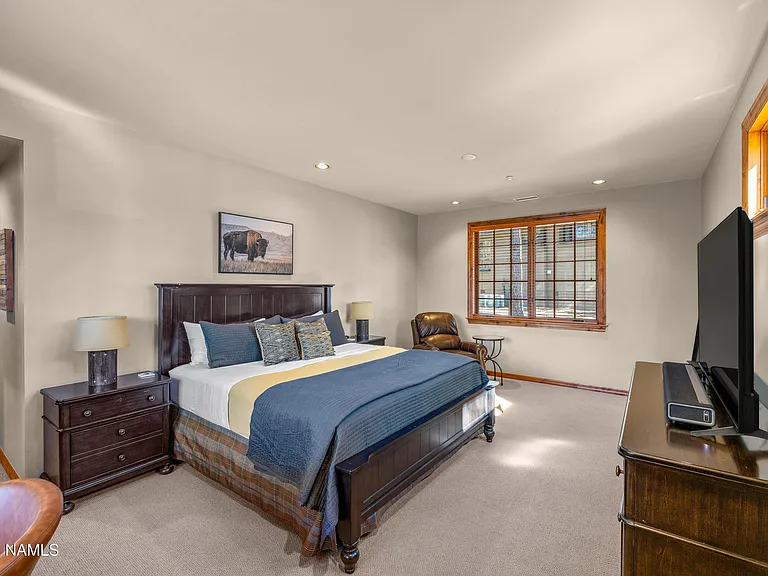 1704 E Trade Winds Ct — Photo 17