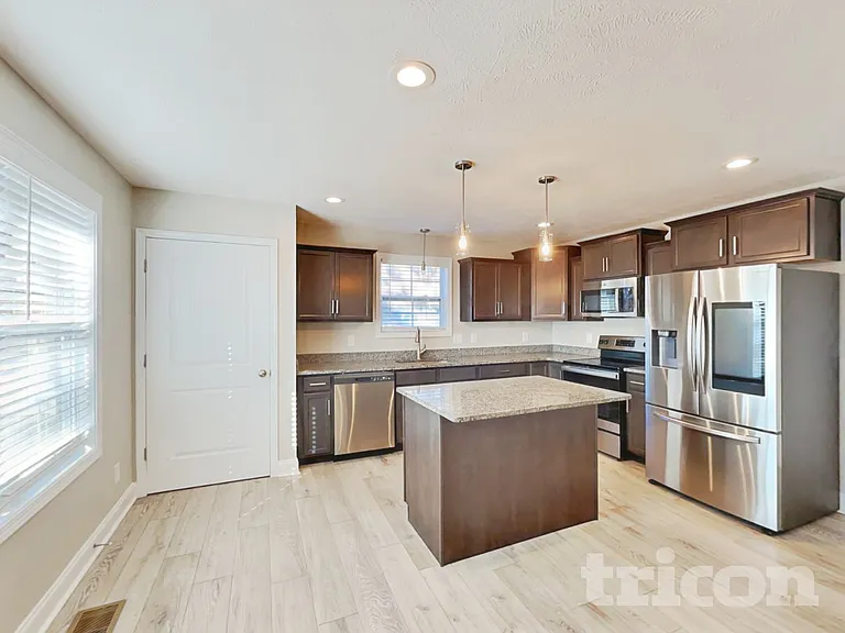 189 Bonnell Dr — Photo 5