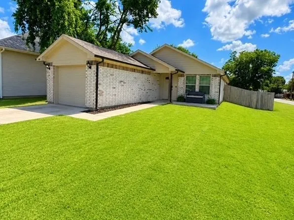 300 Lipscomb St, Cleburne, TX 76031