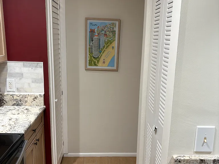 9380 Lennex Ln #709 — Photo 12