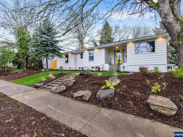 810 16th St NE, Salem, OR 97301