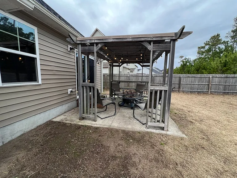 310 Landon Ln — Photo 18