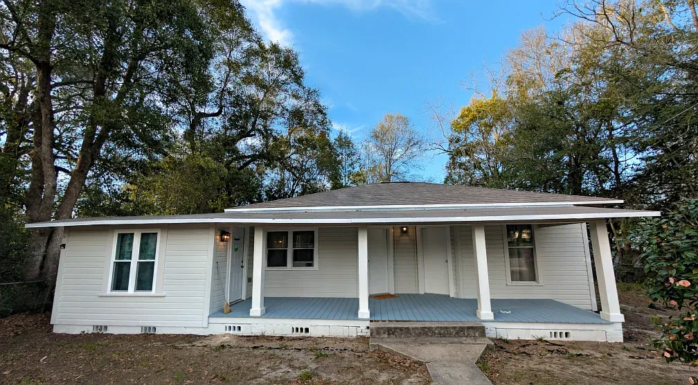 3 bed, 1360 sqft, $1,400 — Photo 2