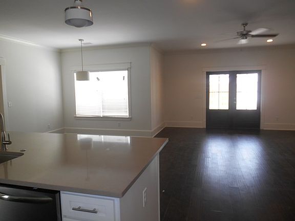 5th image of 165 Harrington Ln