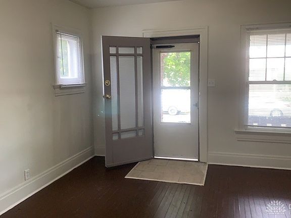 5th image of 102-104 S Sperling Ave