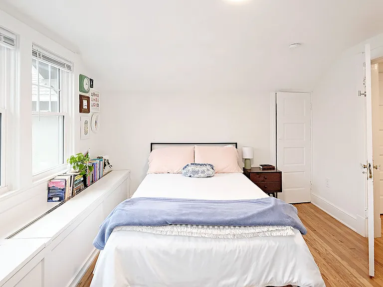 2309 Fontaine Ave #4 — Photo 3