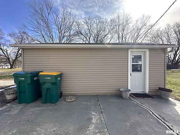 5th image of 1385 Brown Ave