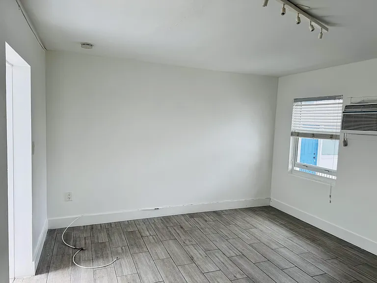 7910 Abbott Ave #6 — Photo 4