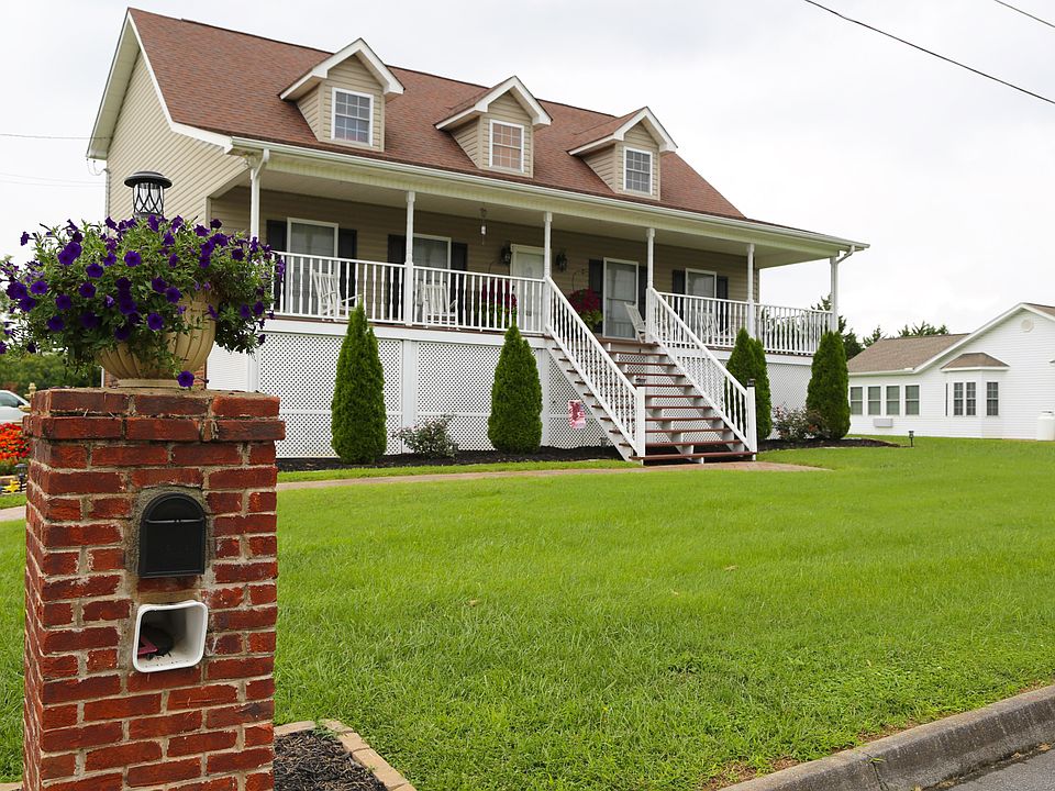 1st image of 108 Mystic Ln