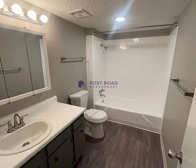565 W 27th St S #202 — Photo 7