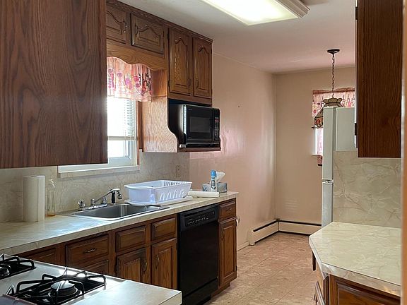 3rd image of 1-87 17th St #1