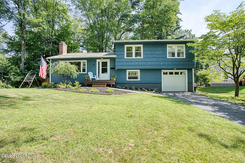 2nd image of 53 Paxwood Road