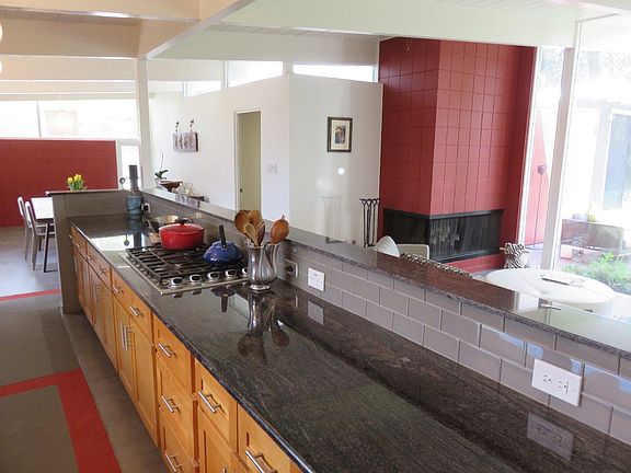 4th image of 40 Burgoyne Ct
