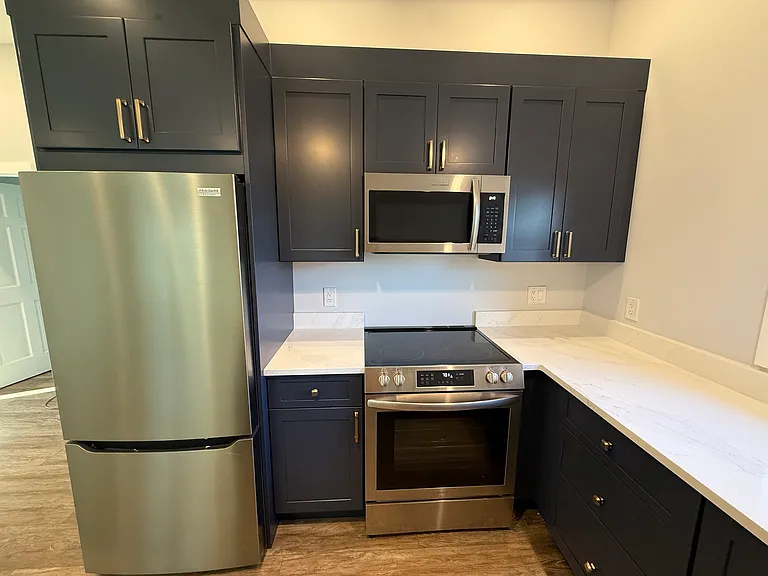 120 Pelham St #3 — Photo 6
