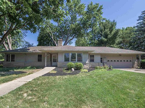2nd image of 10 Woodview Ct