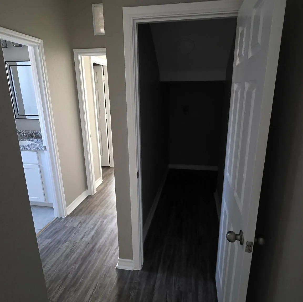 3 bed, 1120 sqft, $1,100 — Photo 2