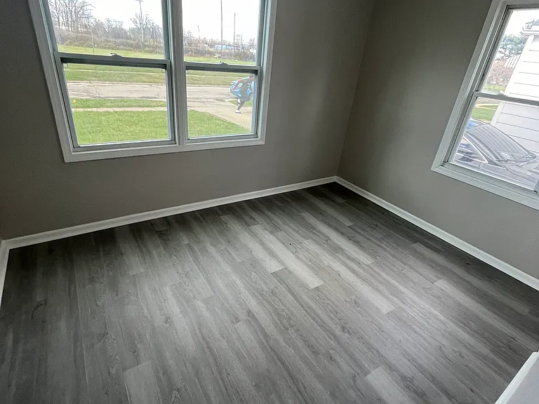 47 W Crawford Ave — Photo 8